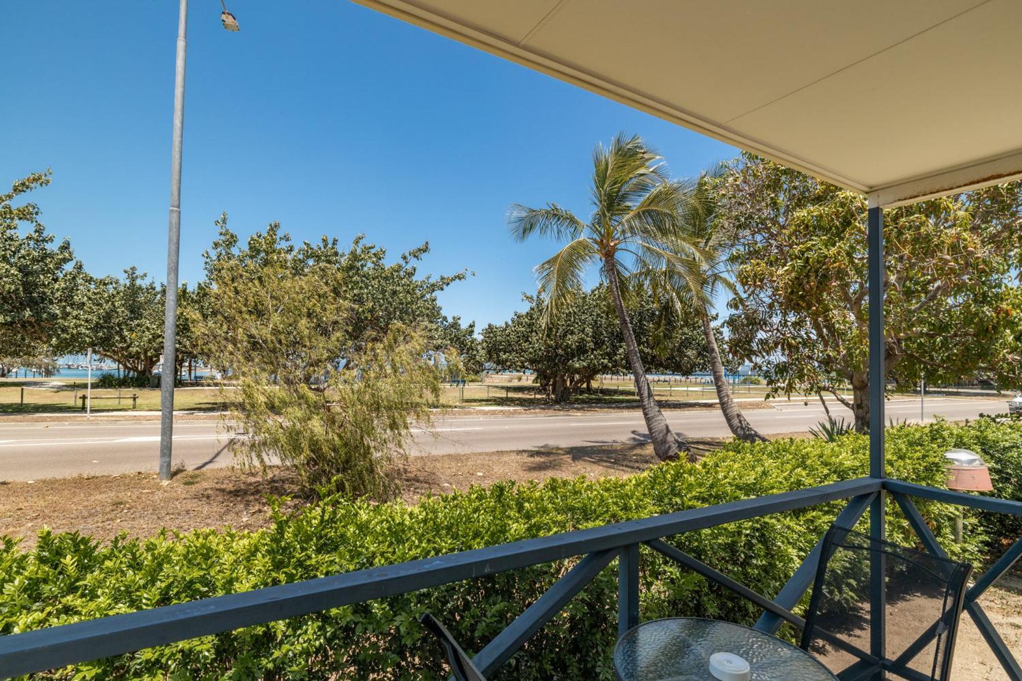 Hotel Harbour Lights Tourist Park Bowen Esterno foto