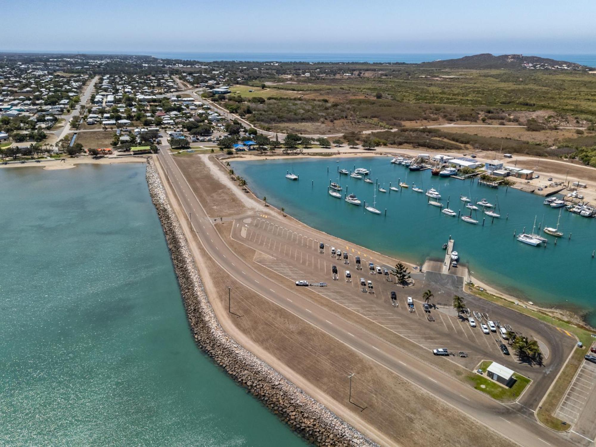 Hotel Harbour Lights Tourist Park Bowen Esterno foto