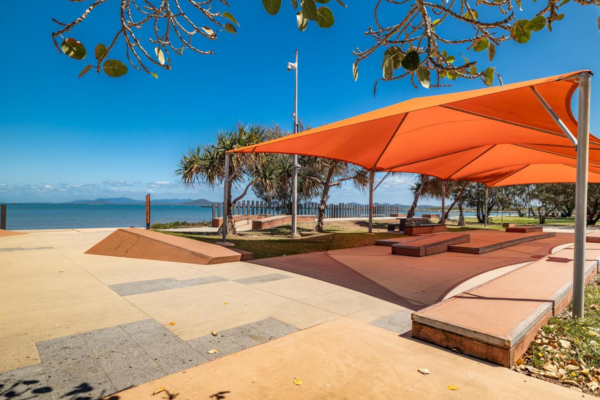 Hotel Harbour Lights Tourist Park Bowen Esterno foto