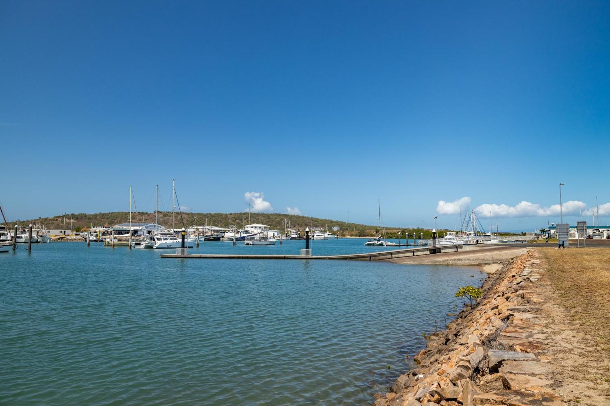 Hotel Harbour Lights Tourist Park Bowen Esterno foto