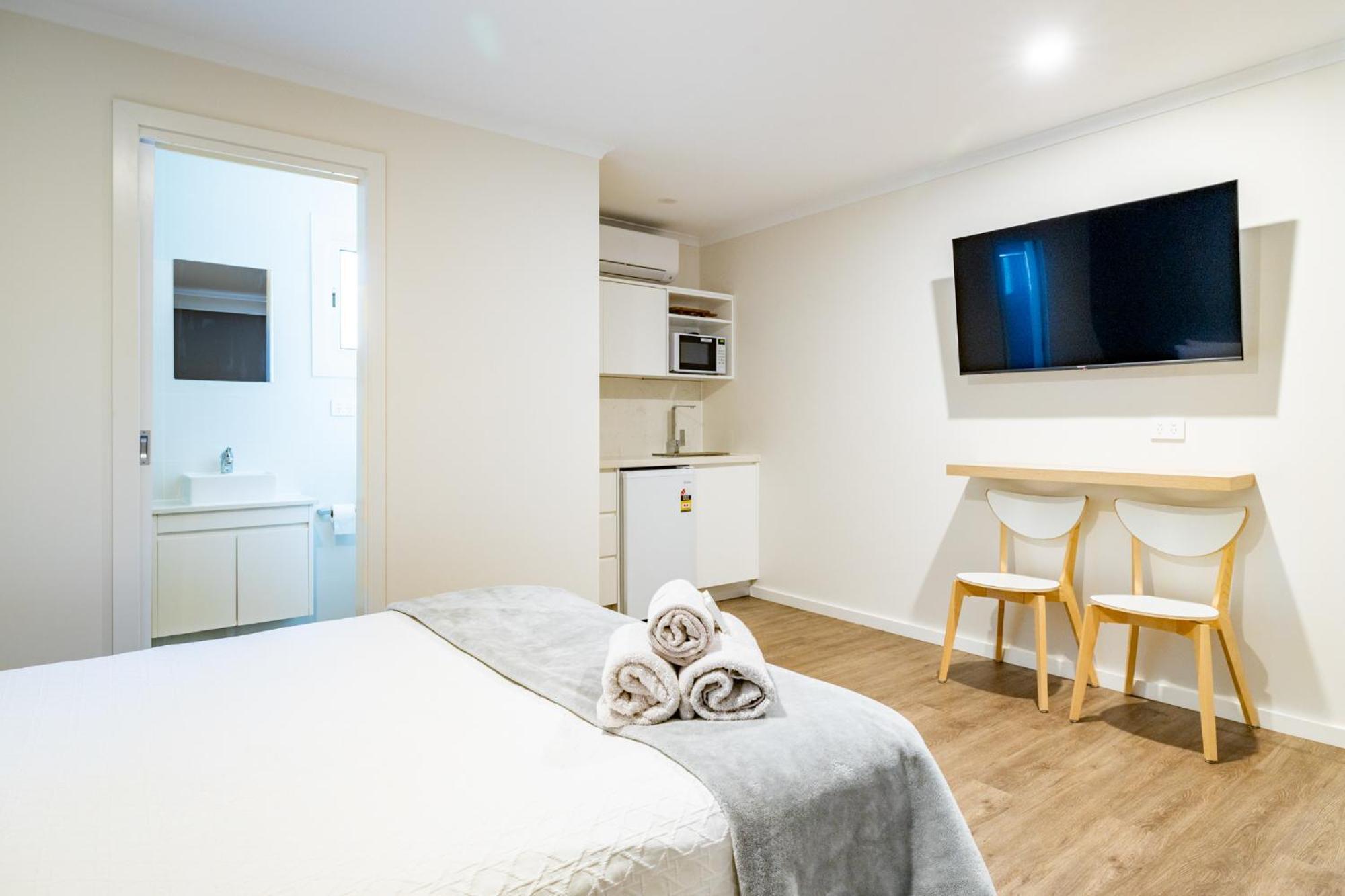 Hotel Harbour Lights Tourist Park Bowen Esterno foto